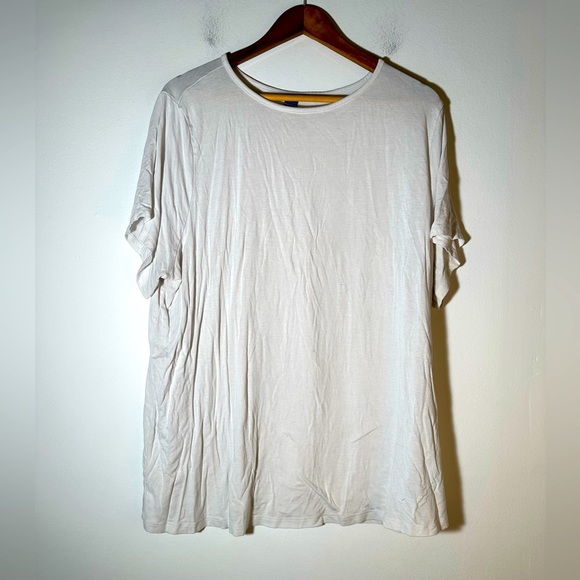 Old Navy Luxe Classic White T-Shirt - Picture 2 of 5